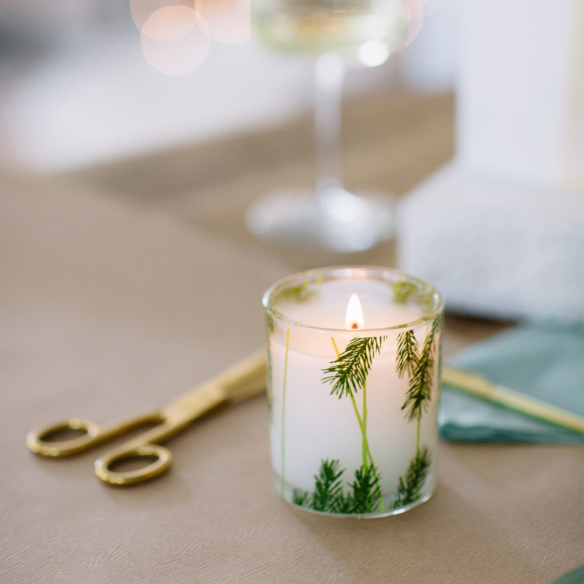 frasier-fir-poured-candle-pine-needle-1_2a4da7cf-d38c-4e4b-b169-8bb630b88be3.jpg