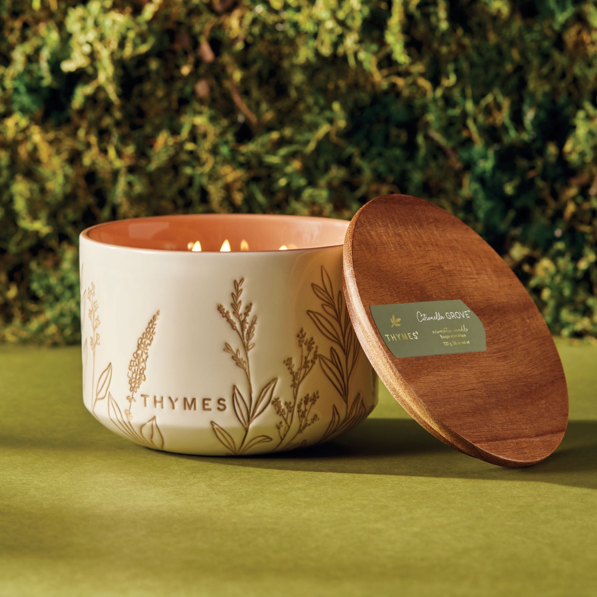 th-ss24-citronella-grove-large-candle-1.jpg