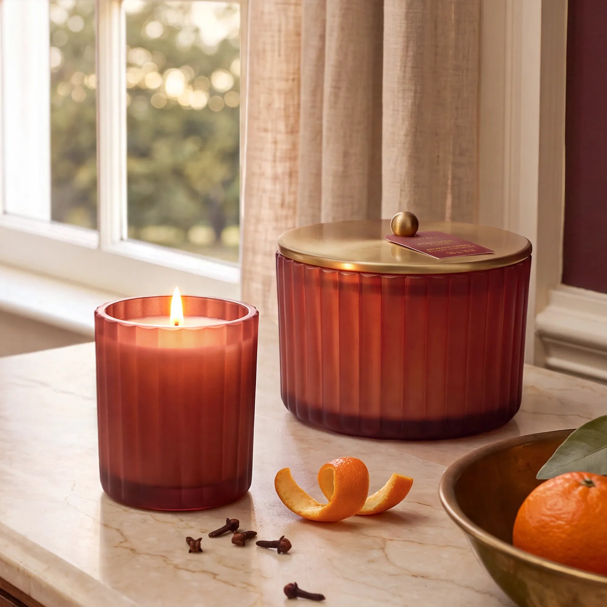 thymes-pomander-clove-image-stack-alt-duo-2.jpg